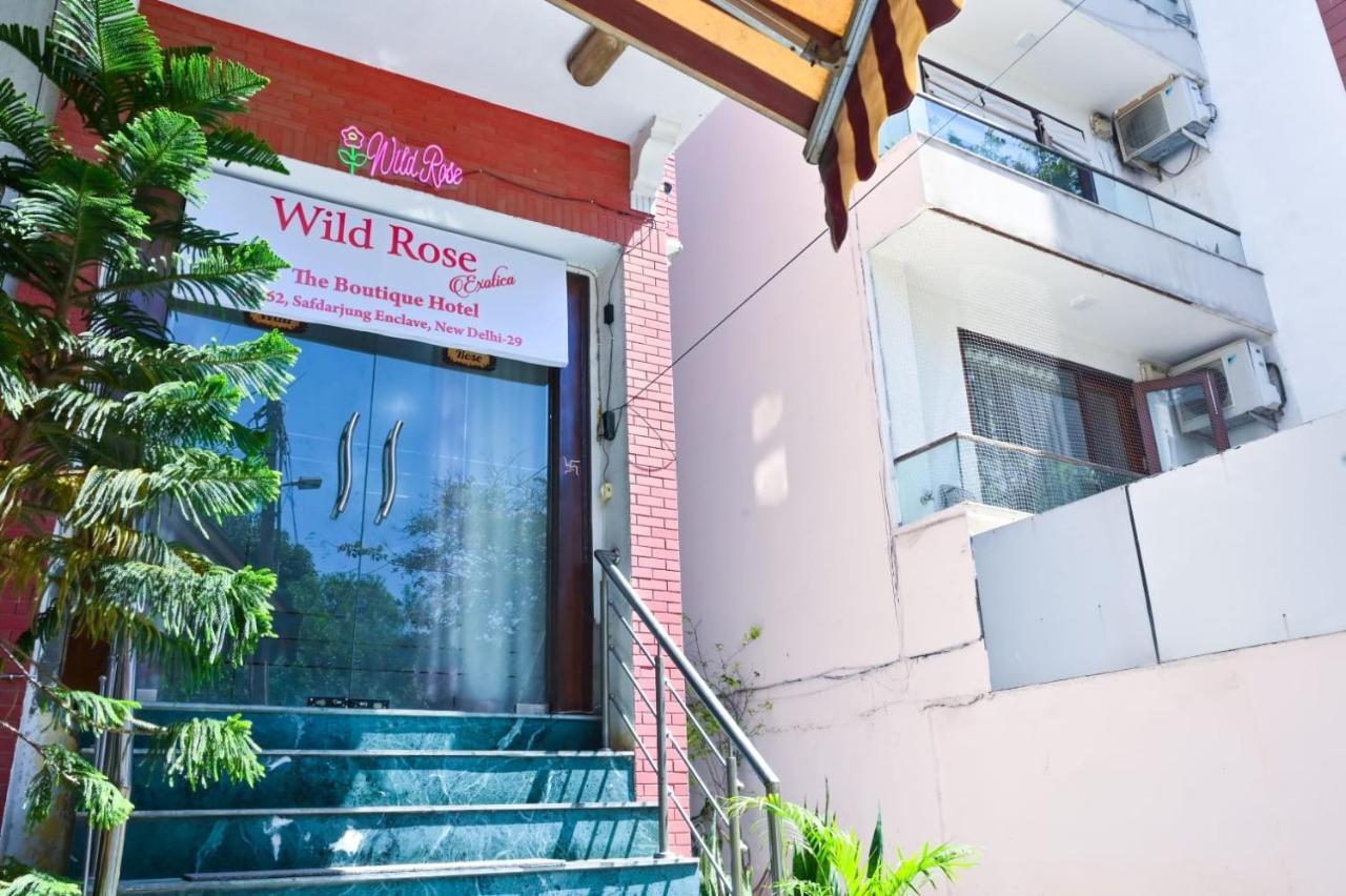 Hotel Wild Rose Yeni Delhi Dış mekan fotoğraf
